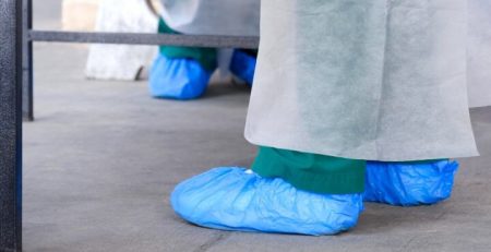 fungsi-sepatu-laboratorium